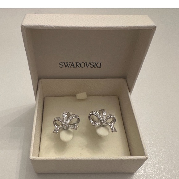 Swarovski Volta Bow stud earrings New In Box - Picture 3 of 3